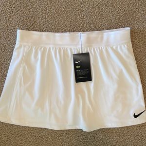 NWT: Nike white tennis skirt 🎾🎾🎾
